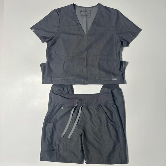 FIGS Scrub Set - Picture 1 of 6